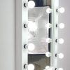 Theaterspiegel von artistmirror 100cm hoch mit 17 Lampen in Weiß